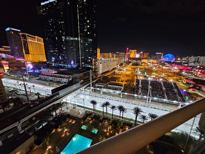 Strip & Sphere view - Separate Living room - 2 Full Bath - Full Kitchen - Balcony - 900 sqft - MGM S, Clark