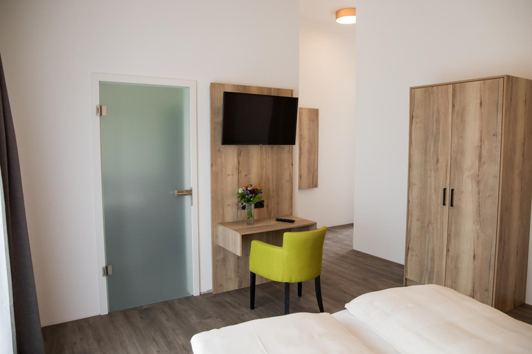 Bedroom 2, Albhotel Bahnhofle, Alb-Donau-Kreis