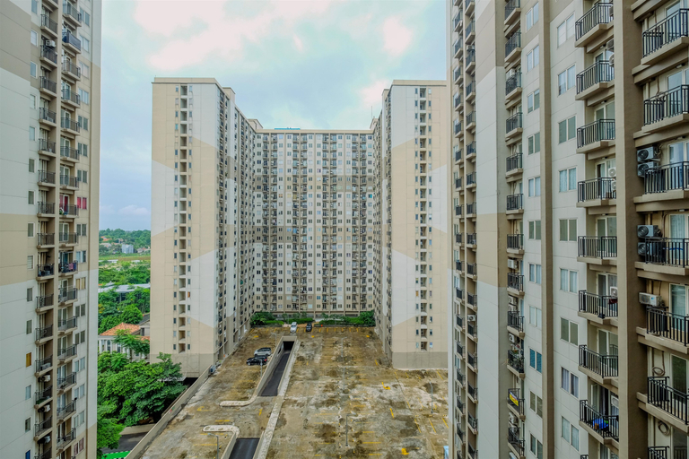 Exterior & Views 3, Modern Look and Restful 2BR Podomoro Golf View Apartment By Travelio, Bogor