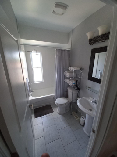 Bathroom 3, Niagara Falls Dream Family Retreat, Niagara
