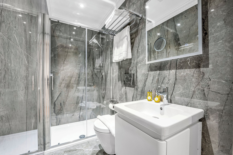 Bathroom 3, Cleveland Residences Bloomsbury, London