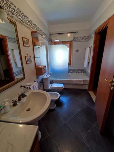 Others 3, B&B CasaBuddace, Messina