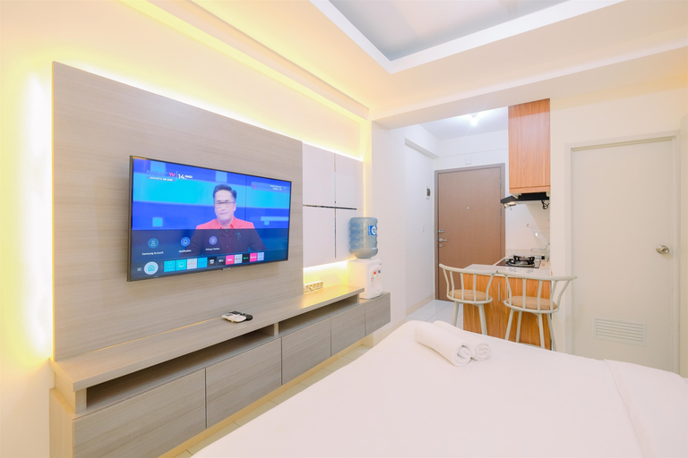 Bedroom 2, Good Choice and Homey Studio Podomoro Golf View Apartment By Travelio, Bogor