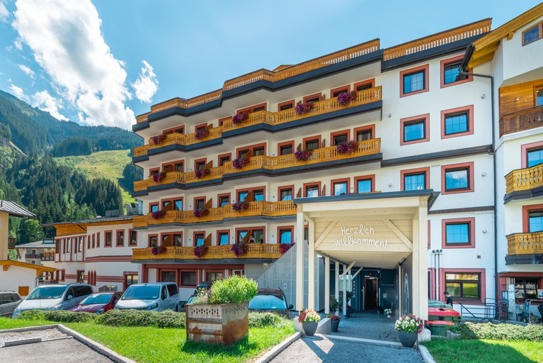 Exterior & Views 1, JUFA Alpenhotel Saalbach, Zell am See