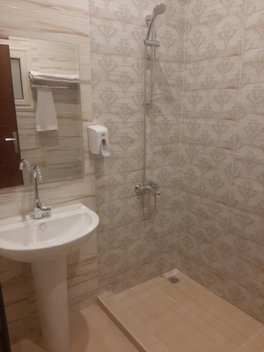 Bathroom 3, La Casa Beach, Al-Ghurdaqah