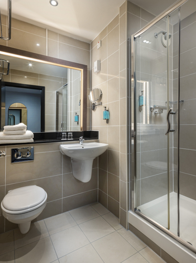 Bathroom 3, Academy Plaza Hotel, Dublin
