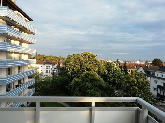 Exterior & Views 2, Apartment Frankfurt City View - Oberursel, Hochtaunuskreis