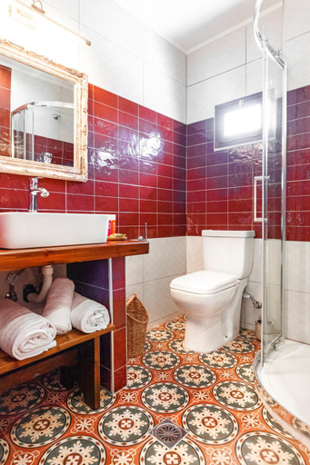 Bathroom 2, Mandorla Apartments, South Aegean