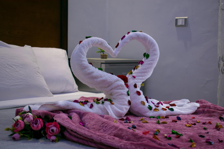 Crown Hotel, 'Abdin