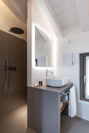 Bathroom 5