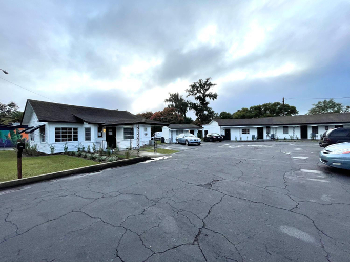 Others 4, Deland Motel, Volusia