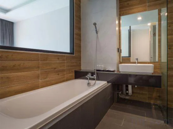 Bathroom 4, Chermantra Aonang Resort, Mueang Krabi