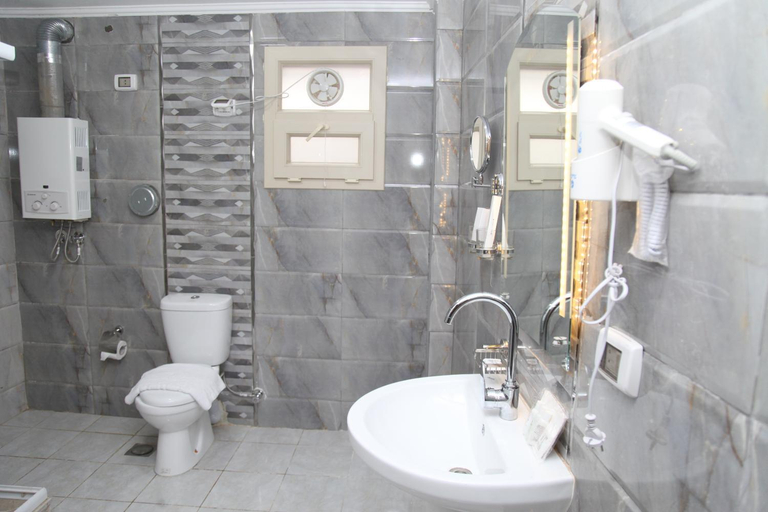 Bathroom 3, Jewel Agouza Hotel, Al-'Ajuzah