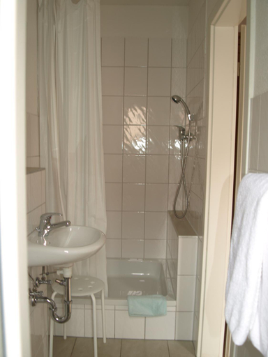 Bathroom 5, Gastehaus in der Gotthardtstraße, Erfurt