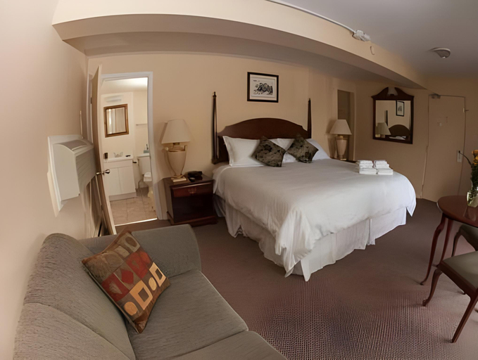 Others 5, Kent Inn, Kawartha Lakes