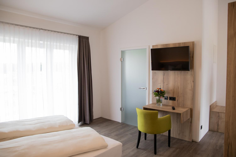 Bedroom 3, Albhotel Bahnhofle, Alb-Donau-Kreis