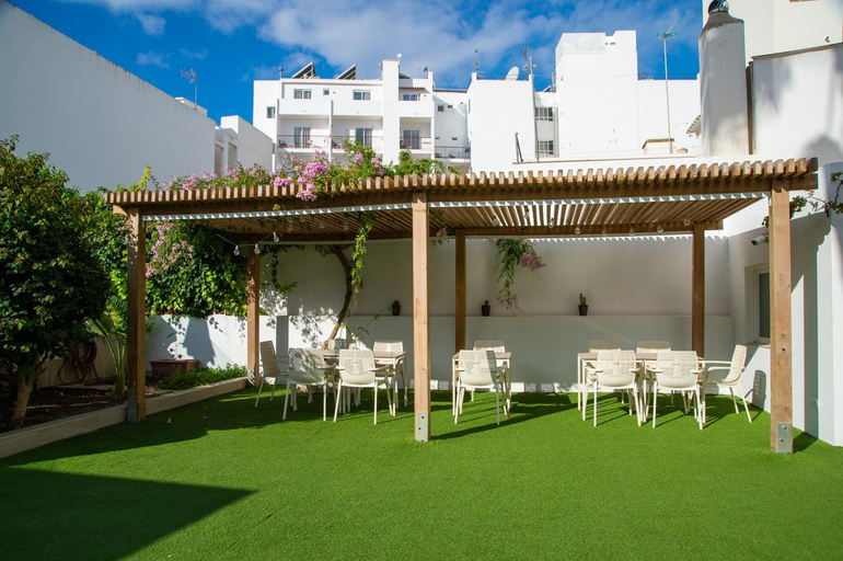 Others 4, Hostal Tarba, Baleares