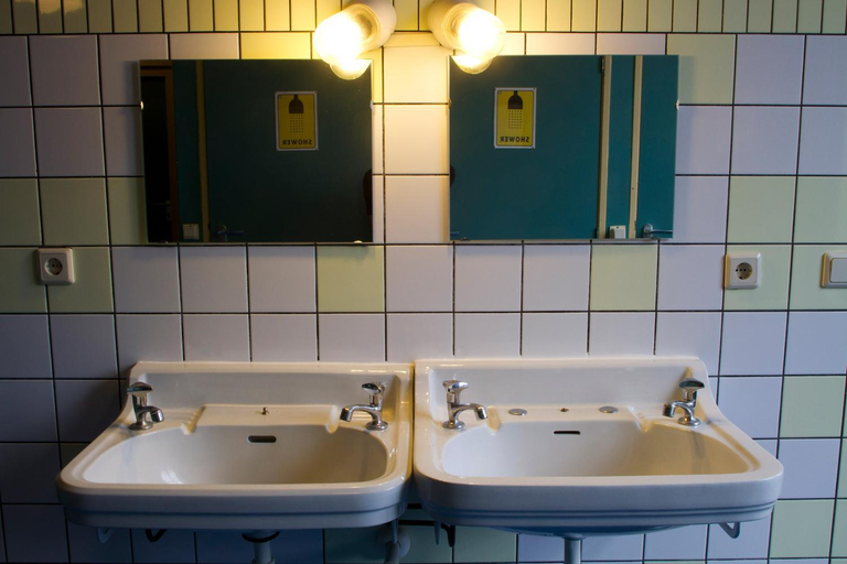 Bathroom, Strowis Hostel, Utrecht