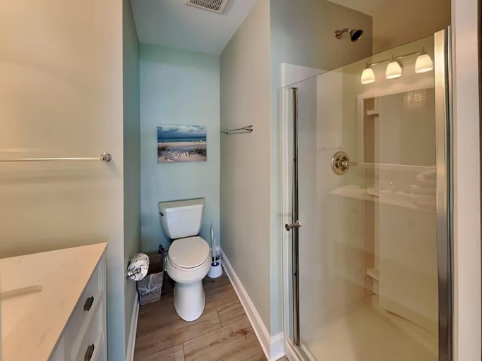 Bathroom 3, Jini Jim Jams, Walton