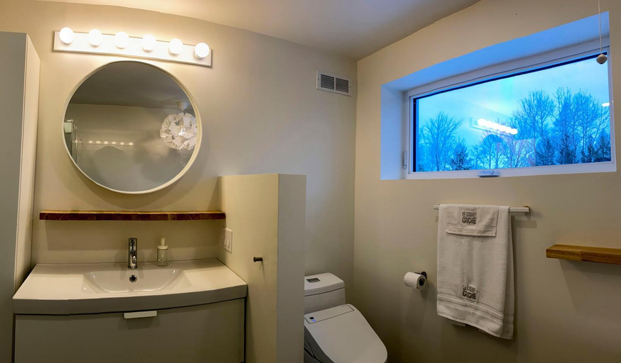 Bathroom, Le Camp Cache Shefford, La Haute-Yamaska