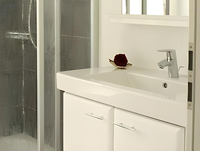 Bathroom 2, Hotel Bloemfontein, Leer