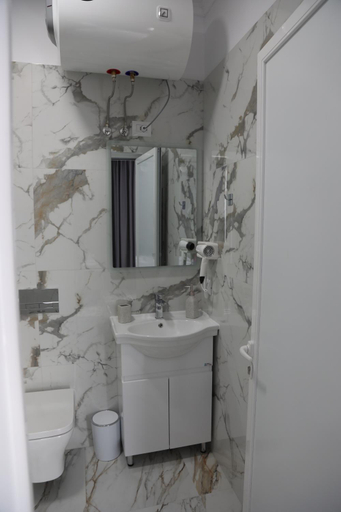 Bathroom 3, --HOTEL DEAL-- Rooms With Castle View, Krujës