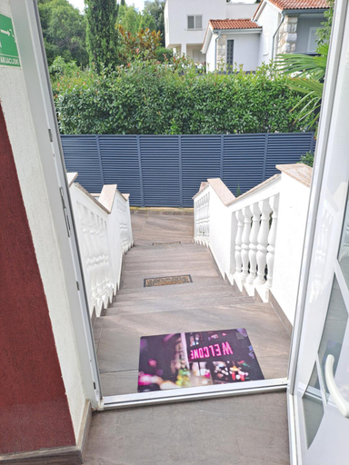 Entrance 4, Apartments Stjepan, Malinska-Dubašnica