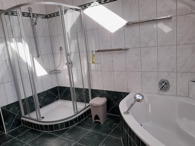 Bathroom 2, Asbacher Klosterkeller, Krems an der Donau Land