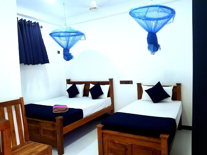 Bedroom 2, Hotel New Natraj, Trincomalee Town and Gravets