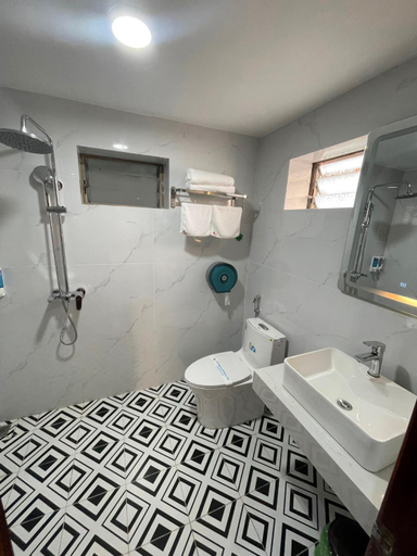 Bathroom 3, Nhat Tan Hotel, Đông Anh