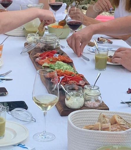 Food & Drinks