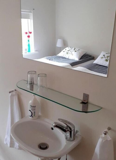 Bathroom, Guesthouse Tálknafjörður, Vesturbyggð