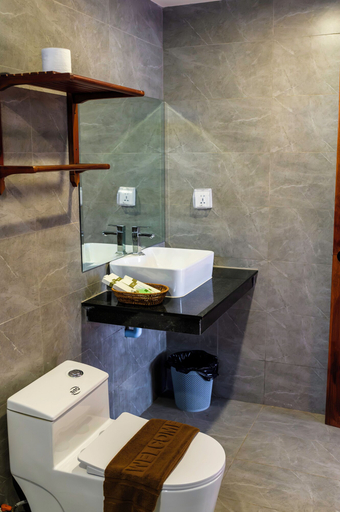 Bathroom 4, Pich Kunthea Angkor Resort, Siem Reap