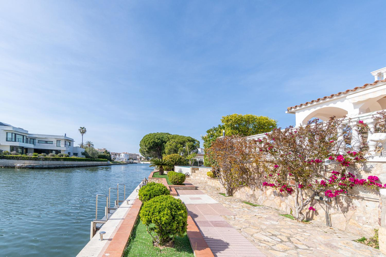 5, Villa in Empuriabrava with Private Mooring, Girona
