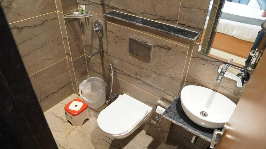 Bathroom, Hotel Ashoka legacy, Bhopal