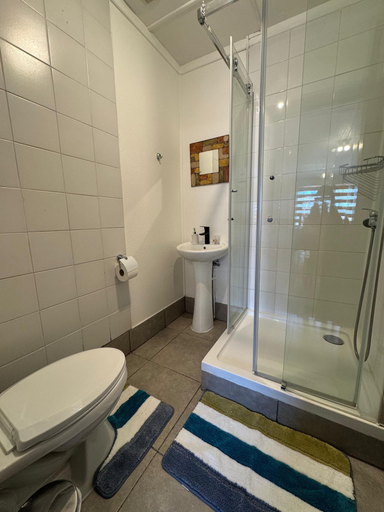 Bathroom 3, HOSTAL AMERINDIA, Última Esperanza