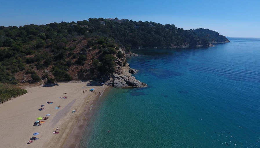 Others 4, T2 calme proche plage Bonporteau avec Clim et parking, Var