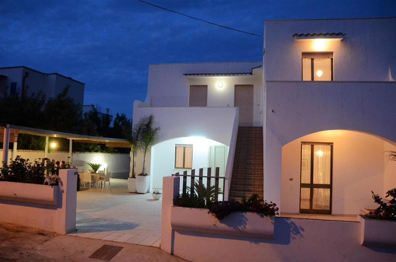 Entrance 2, Leca's House Appartamenti a 100m dal mare, Lecce