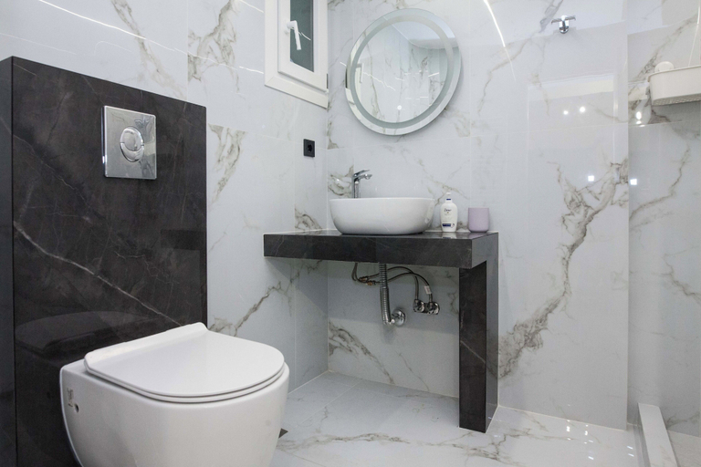 Bathroom 4, Cozy 1 Bd Getaway Apt in Lively Kipseli, Attica
