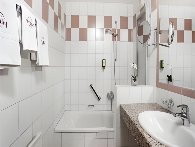 Bathroom 5, Der Bichlhof, Kitzbühel