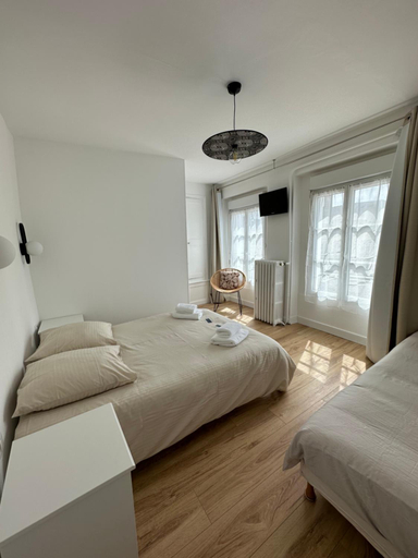 Bedroom 2, Le Comptoir du Paradis, Orne