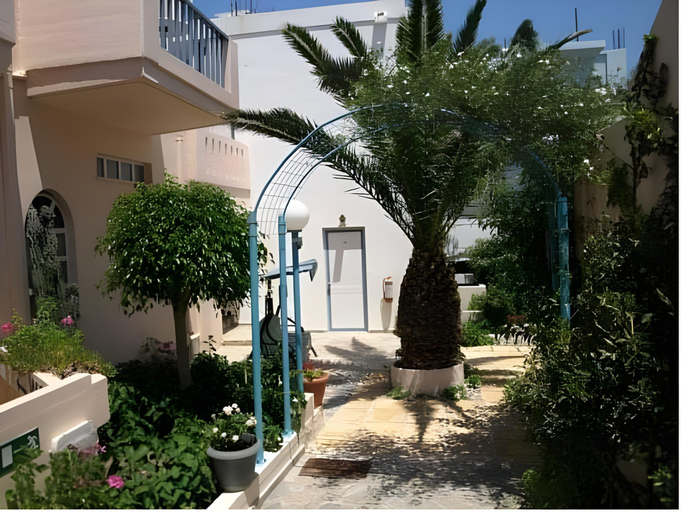 Others 2, Santa Irene, Crete