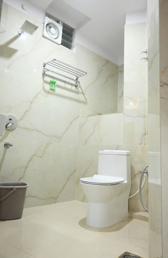 Bathroom 3, Brij Inn, Varanasi
