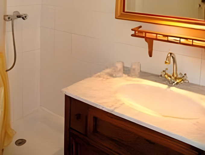 Bathroom 4, Hotel Vauban, Territoire de Belfort