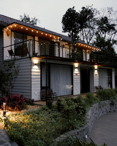 Exterior 7