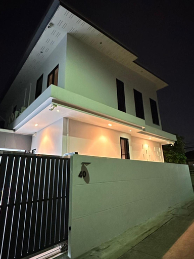 House40 - MRT Ratchadaphisek, Din Dang
