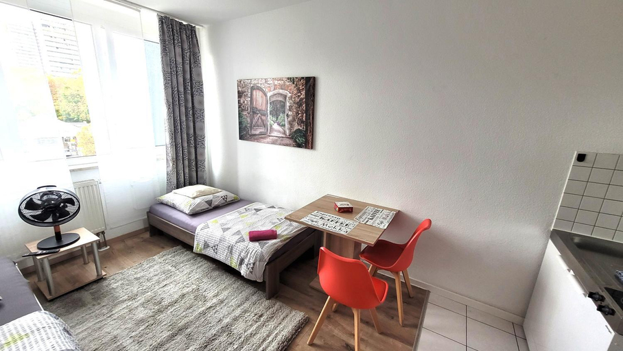 Others 4, Appartement Bahnhof, Mainz