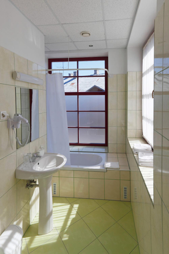 Bathroom 2, Parnu Jahtklubi Kulalistemaja, Pärnu