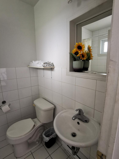 Bathroom 2, Motel Sainte Catherine, Roussillon