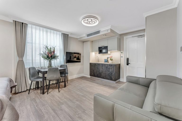 Others 5, Cleveland Residences Bloomsbury, London